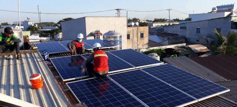 Có nên đầu tư hệ thống pin mặt trời hòa lưới